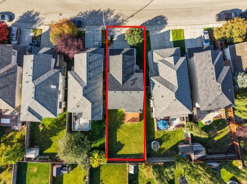 15 Cranfield Manor Se, Calgary, AB 