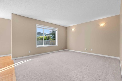 15 Cranfield Manor Se, Calgary, AB 