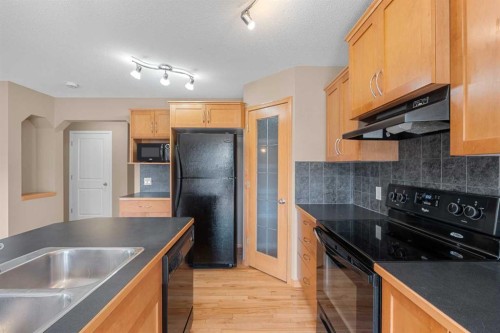 15 Cranfield Manor Se, Calgary, AB 