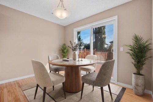 15 Cranfield Manor Se, Calgary, AB 