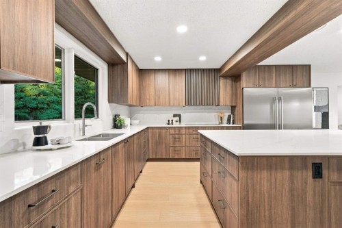 1008 Shawnee Drive Sw, Calgary, AB 