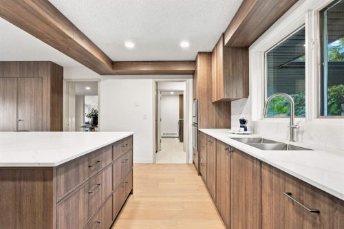 1008 Shawnee Drive Sw, Calgary, AB 
