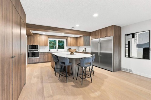 1008 Shawnee Drive Sw, Calgary, AB 