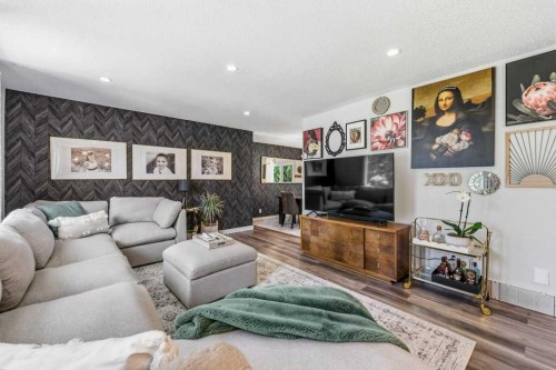 513 Oakridge Way Sw, Calgary, AB 