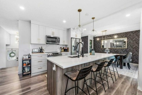 513 Oakridge Way Sw, Calgary, AB 