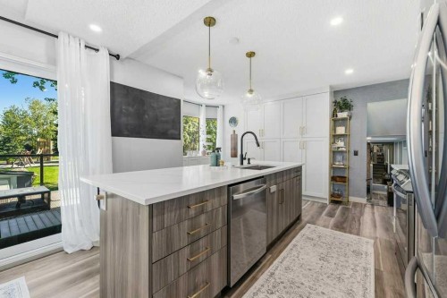 513 Oakridge Way Sw, Calgary, AB 