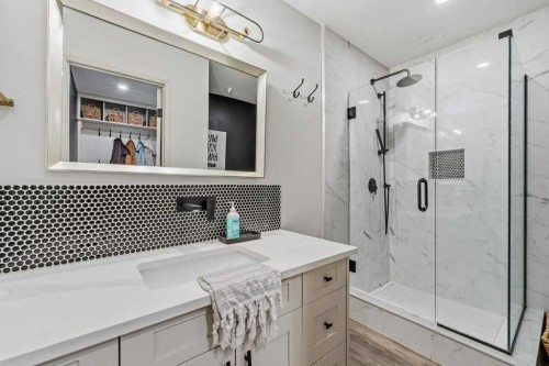 513 Oakridge Way Sw, Calgary, AB 