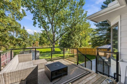 513 Oakridge Way Sw, Calgary, AB 