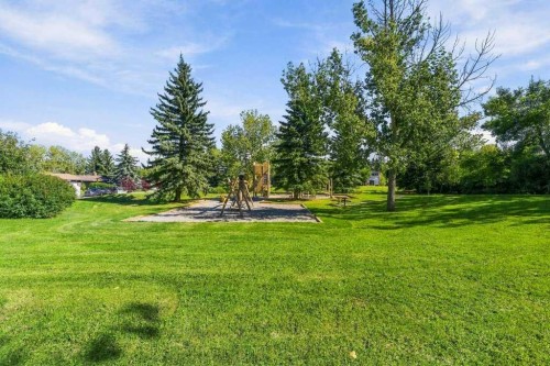 513 Oakridge Way Sw, Calgary, AB 