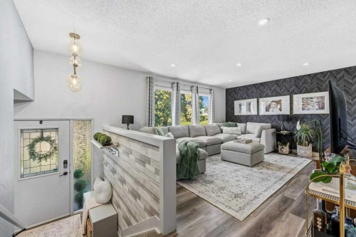 513 Oakridge Way Sw, Calgary, AB 