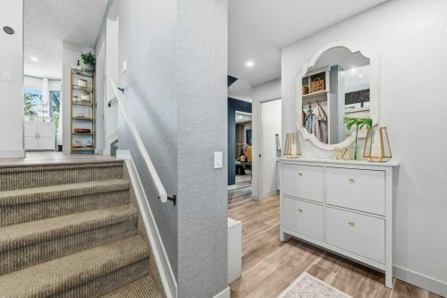 513 Oakridge Way Sw, Calgary, AB 