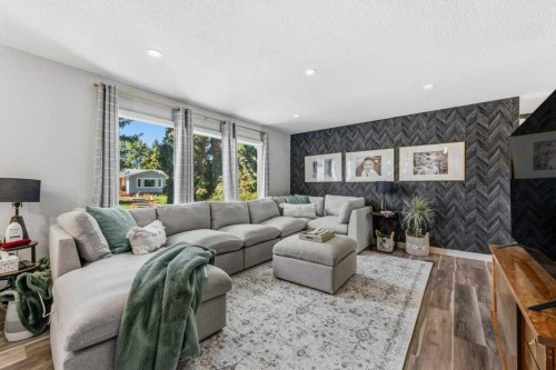 513 Oakridge Way Sw, Calgary, AB 