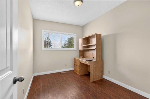 1823 47 Street Se, Calgary, AB 