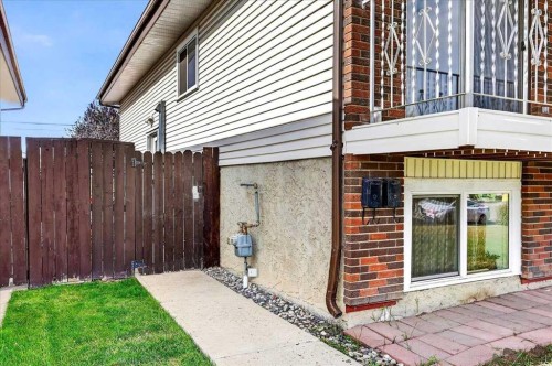 1823 47 Street Se, Calgary, AB 