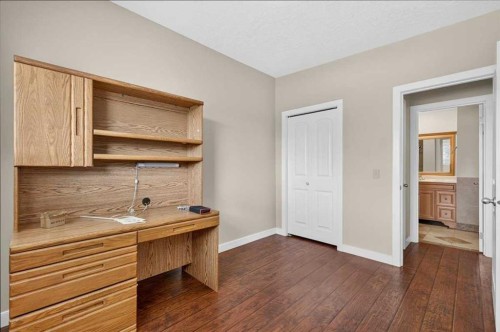 1823 47 Street Se, Calgary, AB 