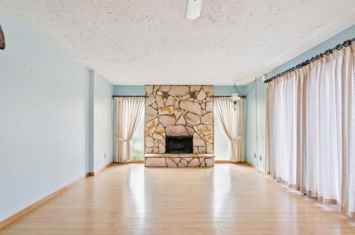 4528 26 Avenue Sw, Calgary, AB 