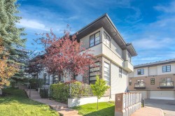 158 Aspen Hills Villas SW Calgary, AB T3H 0H7