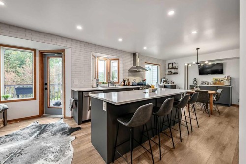 16 Evergreen Gardens Sw, Calgary, AB 