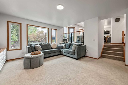 16 Evergreen Gardens Sw, Calgary, AB 