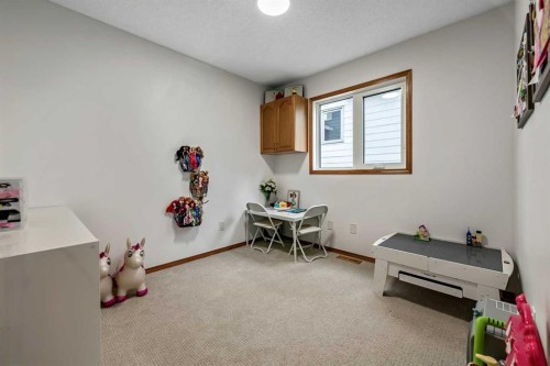 16 Evergreen Gardens Sw, Calgary, AB 