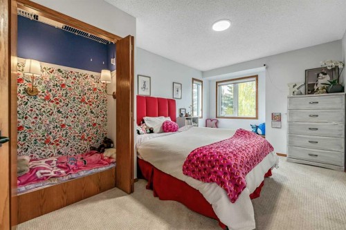 16 Evergreen Gardens Sw, Calgary, AB 