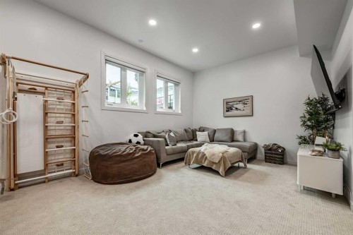 16 Evergreen Gardens Sw, Calgary, AB 