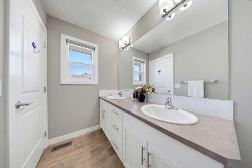 115 Heartland Boulevard, Cochrane, AB 