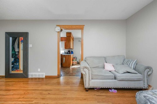 823 Sabrina Road Sw, Calgary, AB 