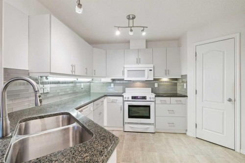 209-4507 45 Street, Calgary, AB 