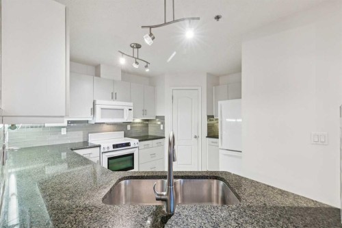 209-4507 45 Street, Calgary, AB 