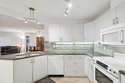 209-4507 45 Street, Calgary, AB 