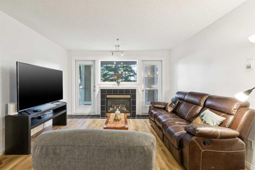 209-4507 45 Street, Calgary, AB 