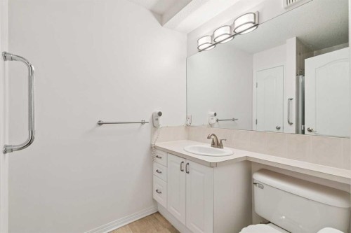 209-4507 45 Street, Calgary, AB 