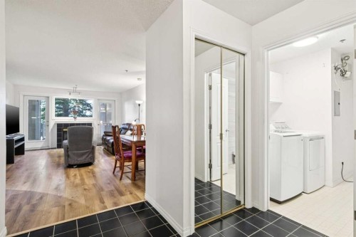 209-4507 45 Street, Calgary, AB 