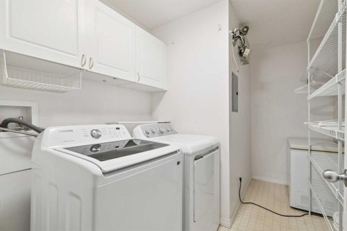 209-4507 45 Street, Calgary, AB 