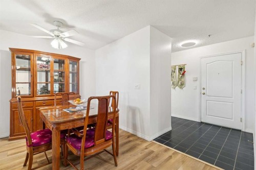 209-4507 45 Street, Calgary, AB 