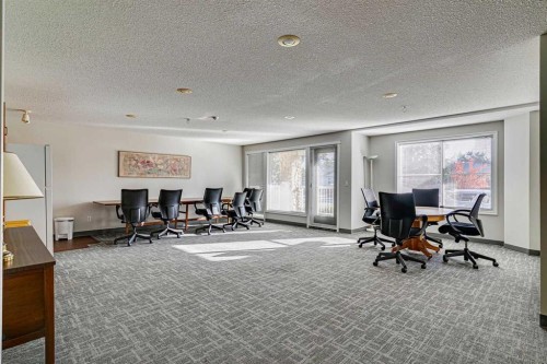 209-4507 45 Street, Calgary, AB 