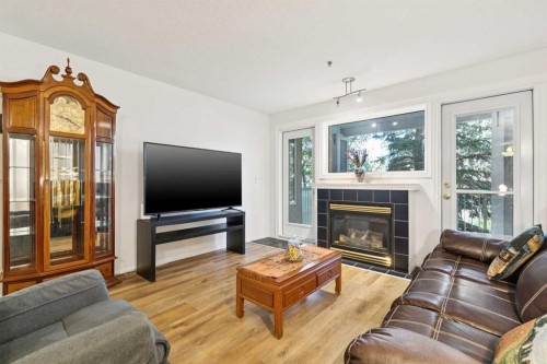 209-4507 45 Street, Calgary, AB 