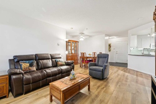 209-4507 45 Street, Calgary, AB 