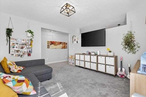 44 Magnolia Heights Se, Calgary, AB 