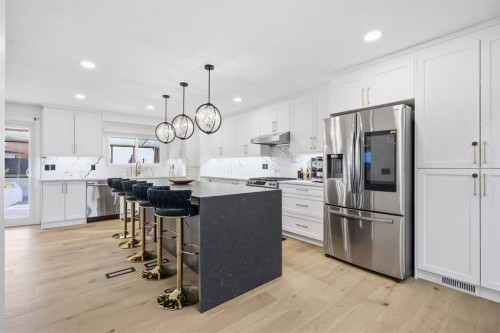 76 Beaconsfield Way Nw, Calgary, AB 
