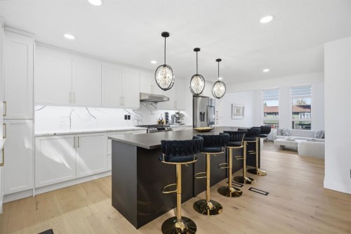 76 Beaconsfield Way Nw, Calgary, AB 