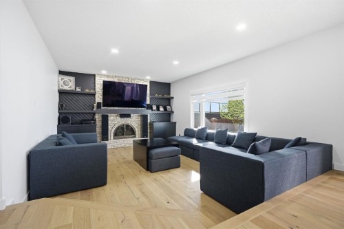 76 Beaconsfield Way Nw, Calgary, AB 