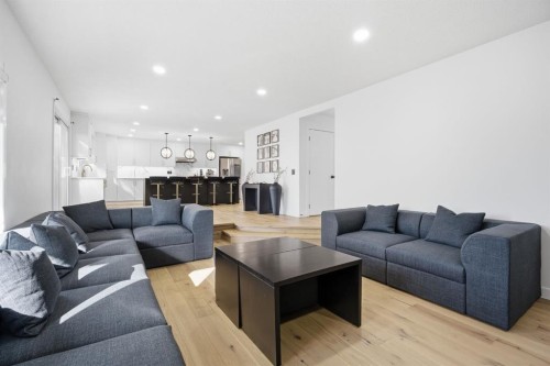 76 Beaconsfield Way Nw, Calgary, AB 