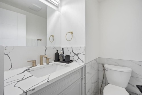 76 Beaconsfield Way Nw, Calgary, AB 