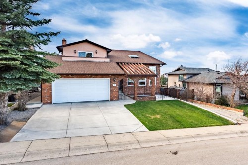 76 Beaconsfield Way Nw, Calgary, AB 