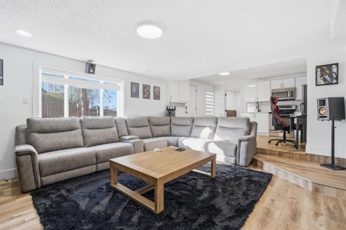 76 Beaconsfield Way Nw, Calgary, AB 