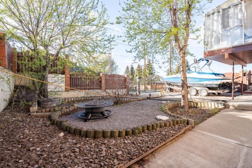 76 Beaconsfield Way Nw, Calgary, AB 