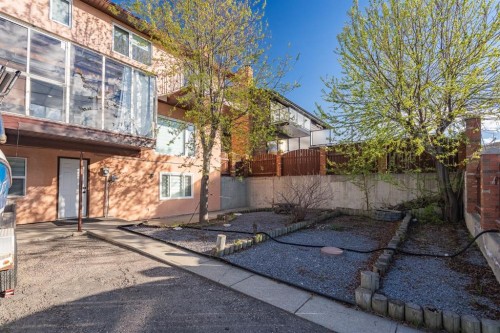 76 Beaconsfield Way Nw, Calgary, AB 