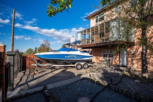76 Beaconsfield Way Nw, Calgary, AB 